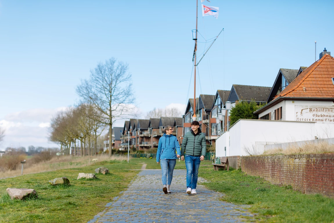 Khujo Verkaufsshop 19 Khujo Verkaufsshop -Khujo Verkaufsshop AM SHooting Maerz 2023 9830